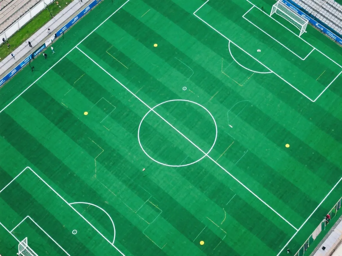 欧冠战术与场地俯瞰示意图